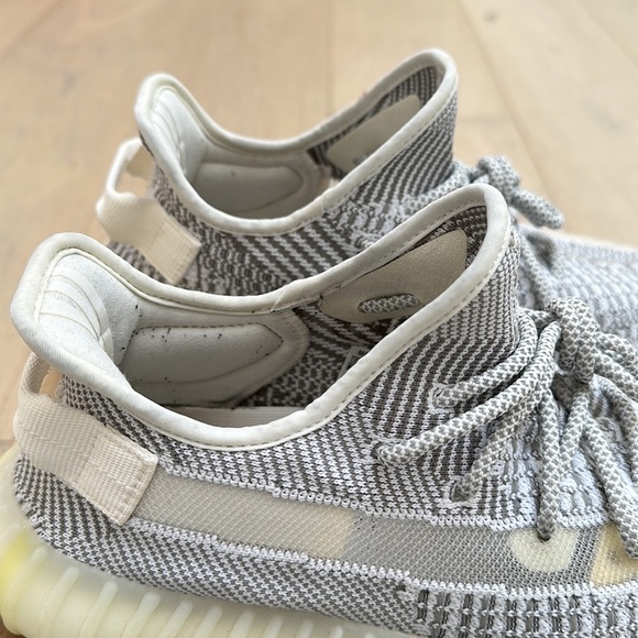 Yeezy Boost 350 V2 in static - Picture 8 of 12